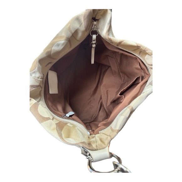 Coach Carly Bag In Optic Signature - Picture 9 of 10